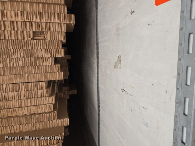 image for item DT4815 2010 Vanguard dry van trailer