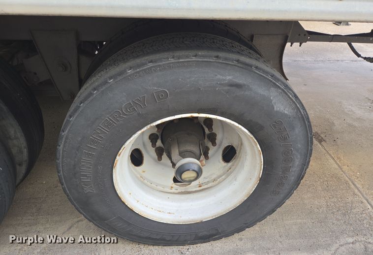 image for item DT4815 2010 Vanguard dry van trailer