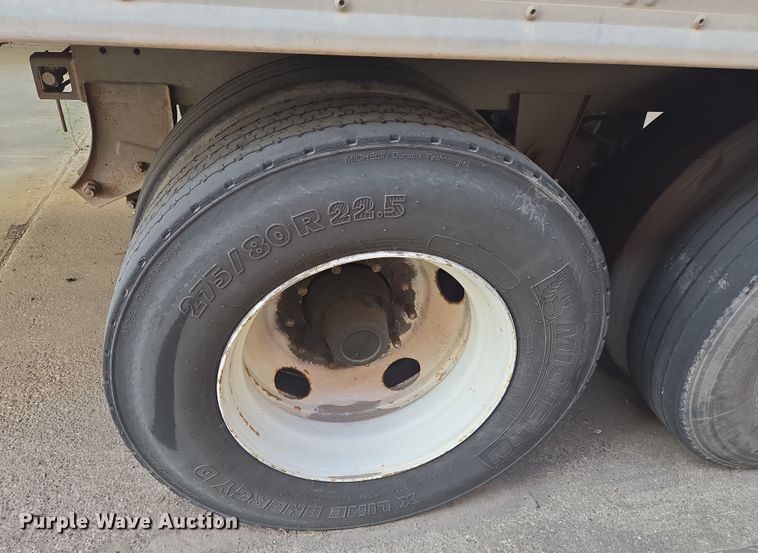 image for item DT4815 2010 Vanguard dry van trailer