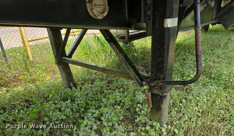 image for item DT4821 2013 Fontaine HCVSF12WSA flatbed trailer