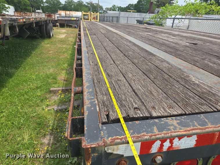 image for item DT4821 2013 Fontaine HCVSF12WSA flatbed trailer