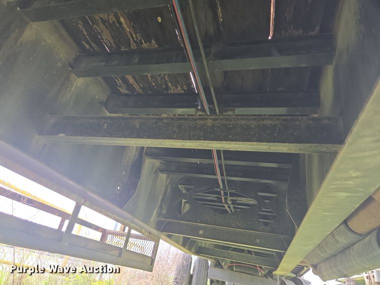 image for item DT4821 2013 Fontaine HCVSF12WSA flatbed trailer