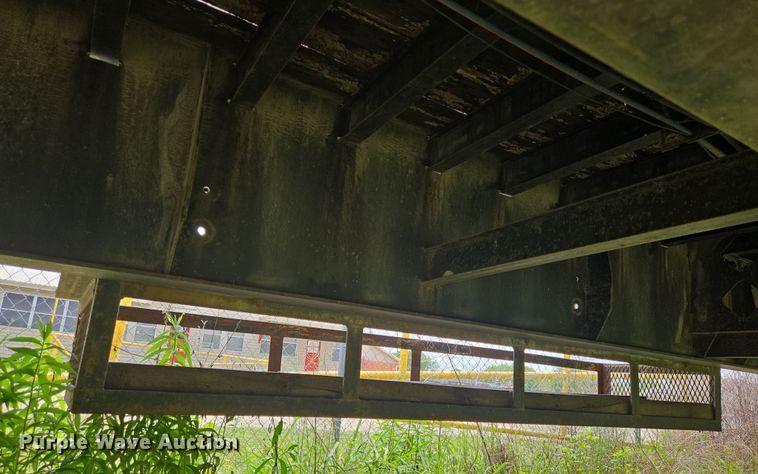 image for item DT4821 2013 Fontaine HCVSF12WSA flatbed trailer