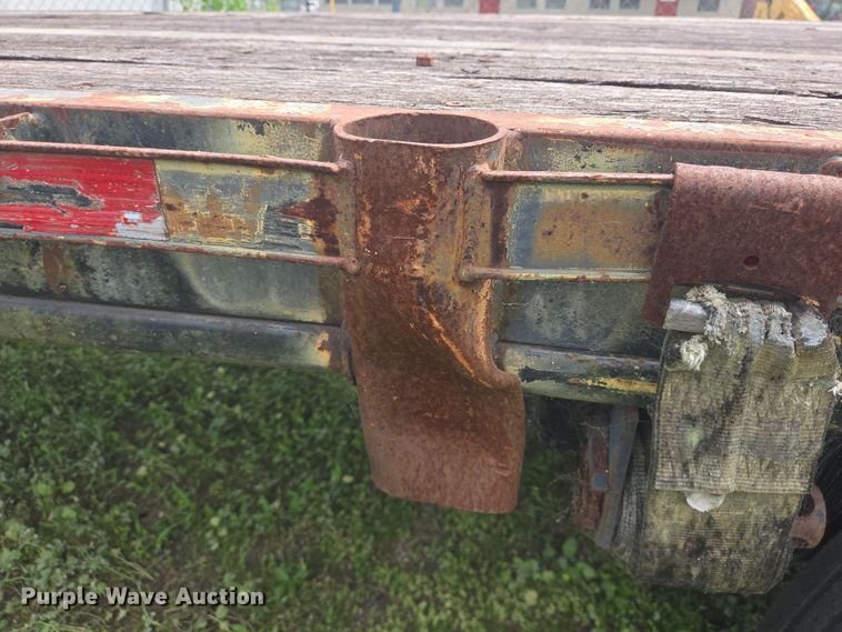 image for item DT4821 2013 Fontaine HCVSF12WSA flatbed trailer