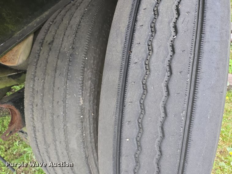 image for item DT4821 2013 Fontaine HCVSF12WSA flatbed trailer