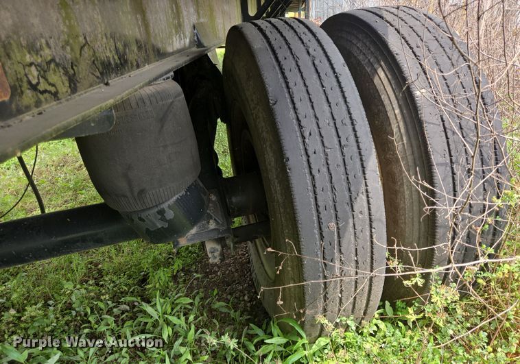 image for item DT4821 2013 Fontaine HCVSF12WSA flatbed trailer