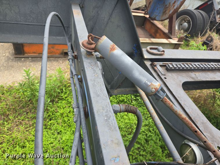 image for item DT4823 1996 Nelson S-20 jeep