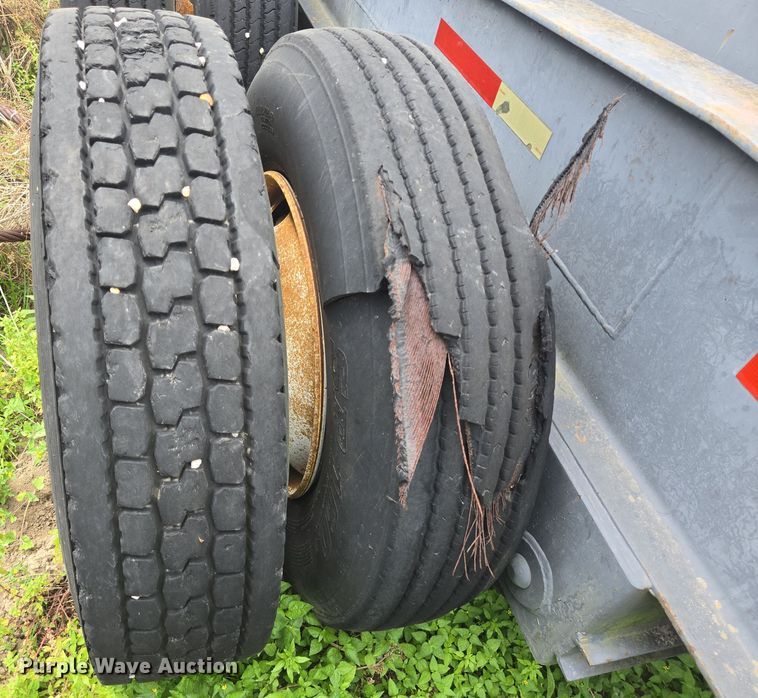 image for item DT4823 1996 Nelson S-20 jeep