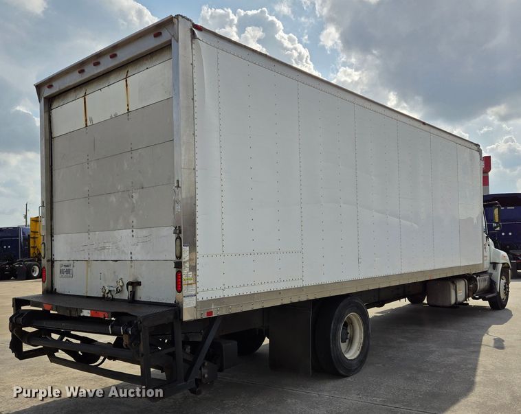 image for item DT4832 2012 Hino 268 box truck