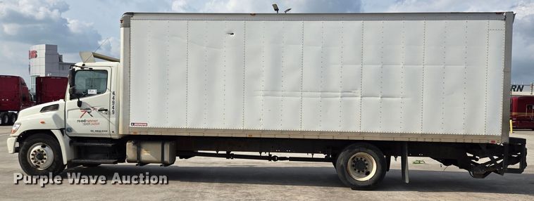 image for item DT4832 2012 Hino 268 box truck