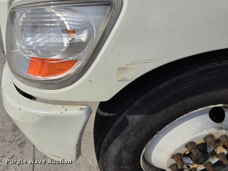 image for item DT4832 2012 Hino 268 box truck