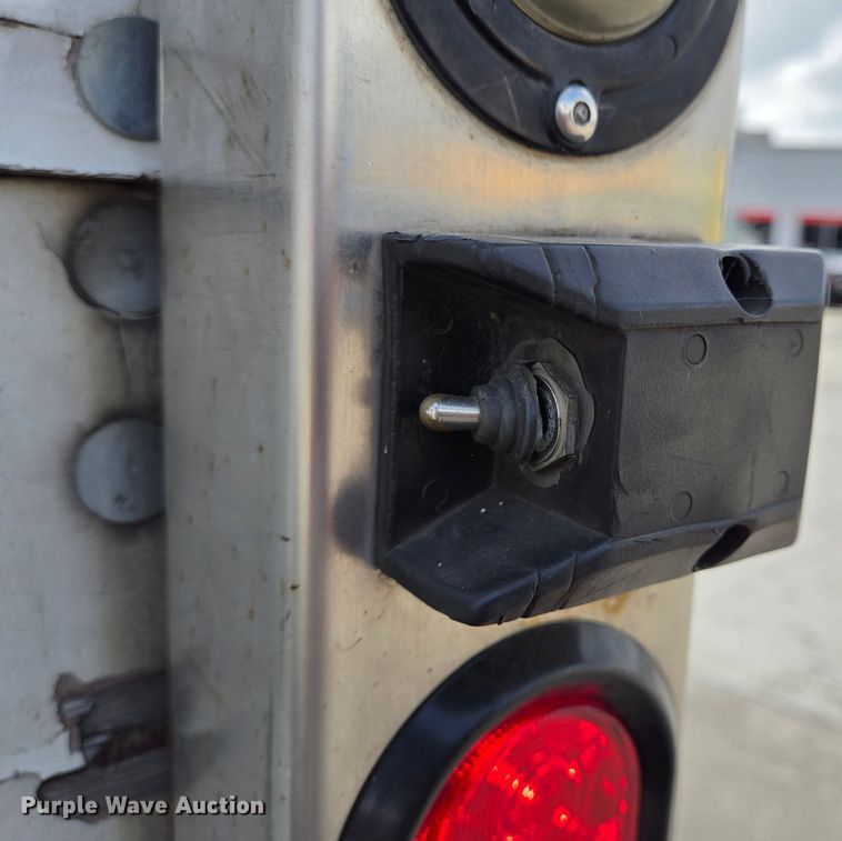 image for item DT4832 2012 Hino 268 box truck