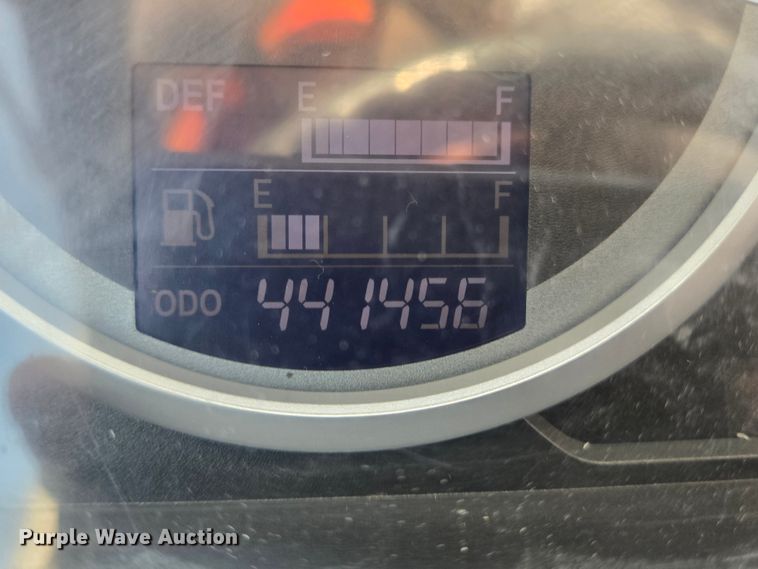 image for item DT4832 2012 Hino 268 box truck