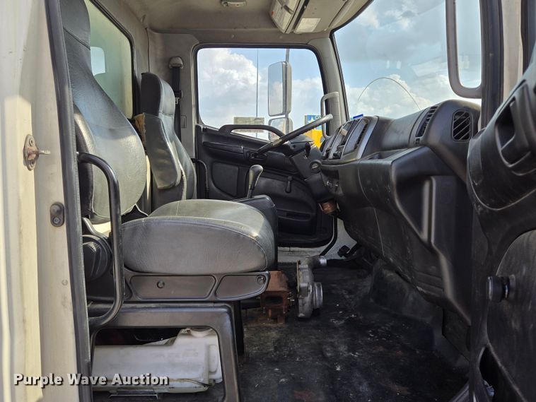 image for item DT4832 2012 Hino 268 box truck