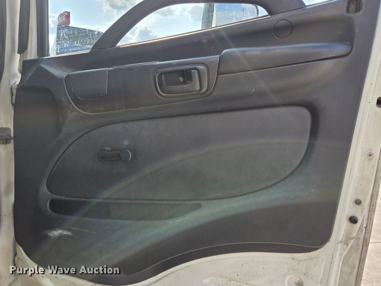 image for item DT4832 2012 Hino 268 box truck