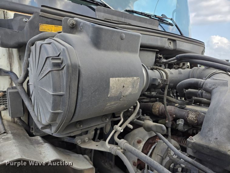 image for item DT4832 2012 Hino 268 box truck