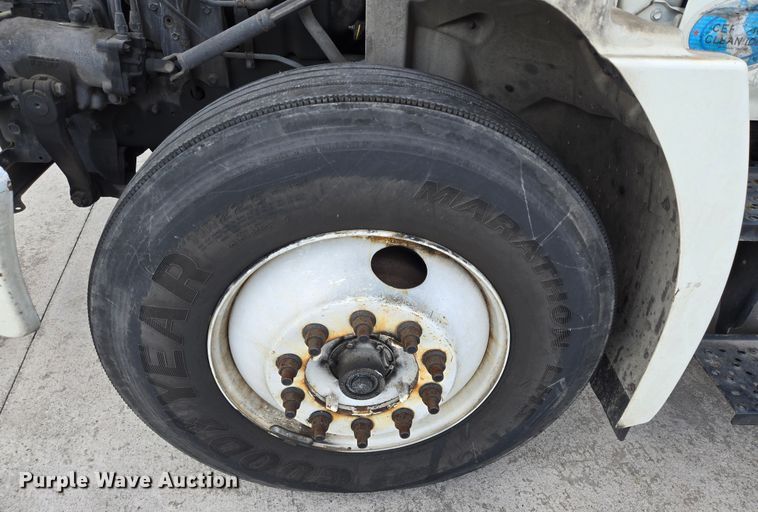 image for item DT4832 2012 Hino 268 box truck