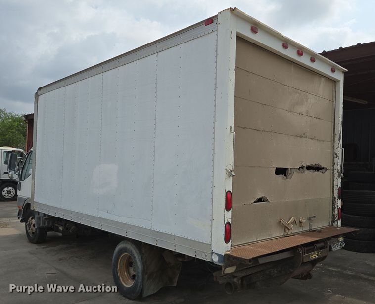 image for item DT4834 1999 Mitsubishi Fuso box truck