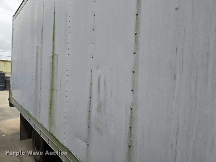 image for item DT4834 1999 Mitsubishi Fuso box truck