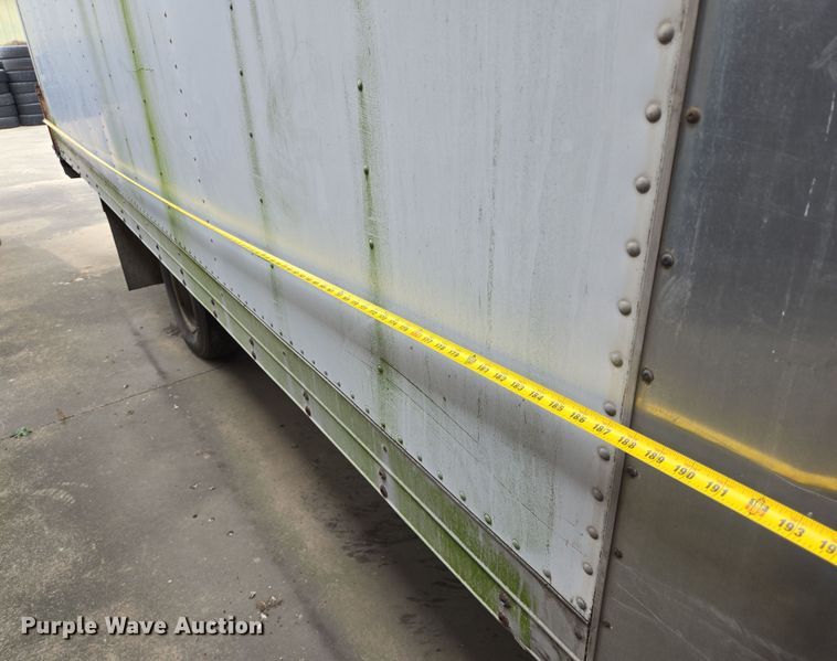 image for item DT4834 1999 Mitsubishi Fuso box truck