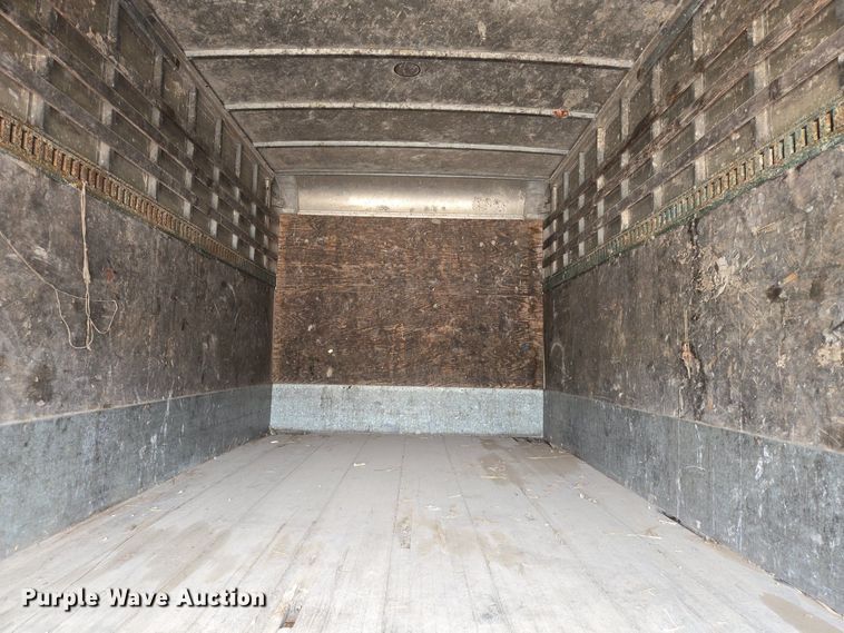 image for item DT4834 1999 Mitsubishi Fuso box truck