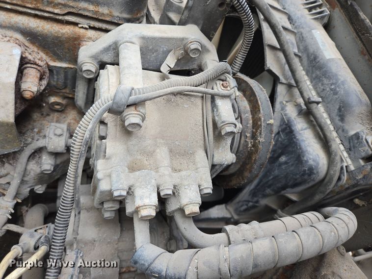 image for item DT4834 1999 Mitsubishi Fuso box truck