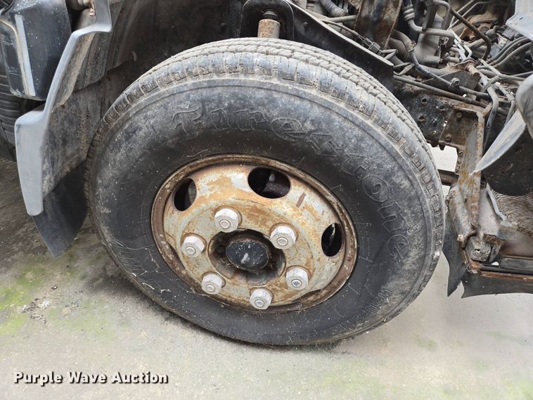 image for item DT4834 1999 Mitsubishi Fuso box truck