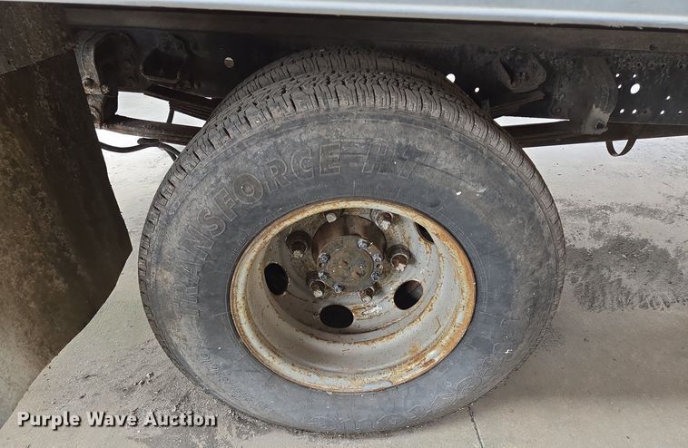 image for item DT4834 1999 Mitsubishi Fuso box truck