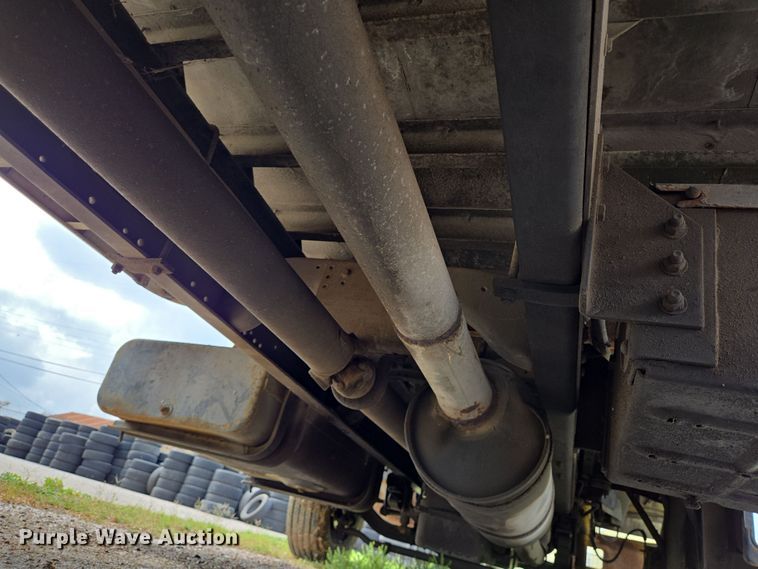 image for item DT4835 1994 Ford F700 box truck