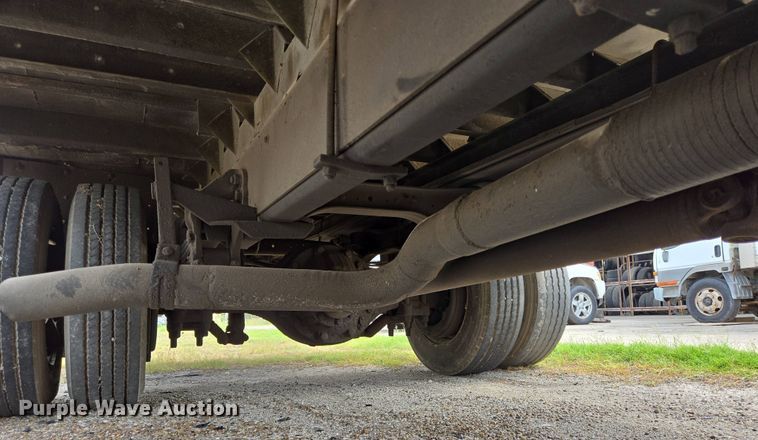 image for item DT4835 1994 Ford F700 box truck