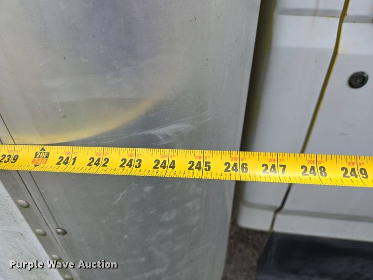 image for item DT4835 1994 Ford F700 box truck