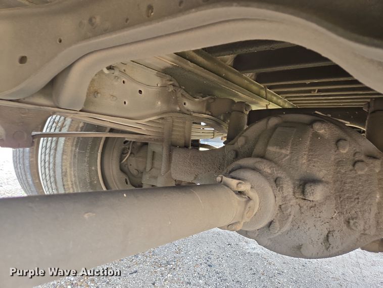 image for item DT4835 1994 Ford F700 box truck