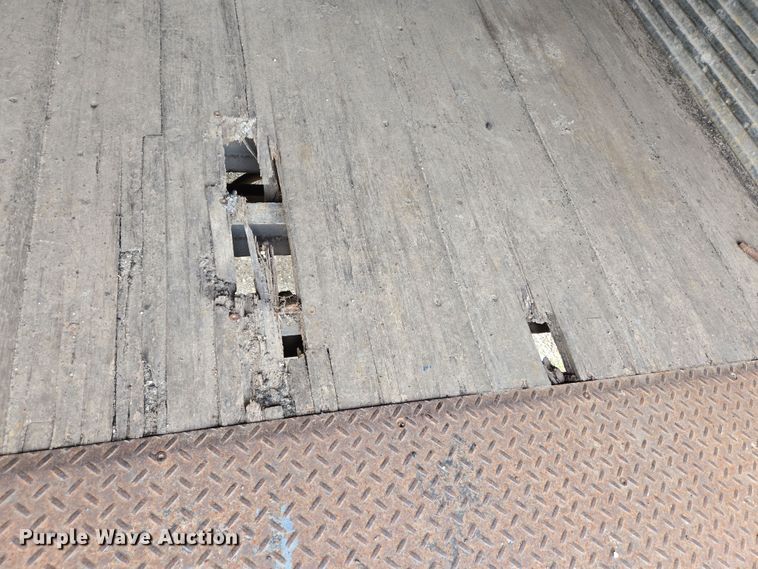 image for item DT4835 1994 Ford F700 box truck