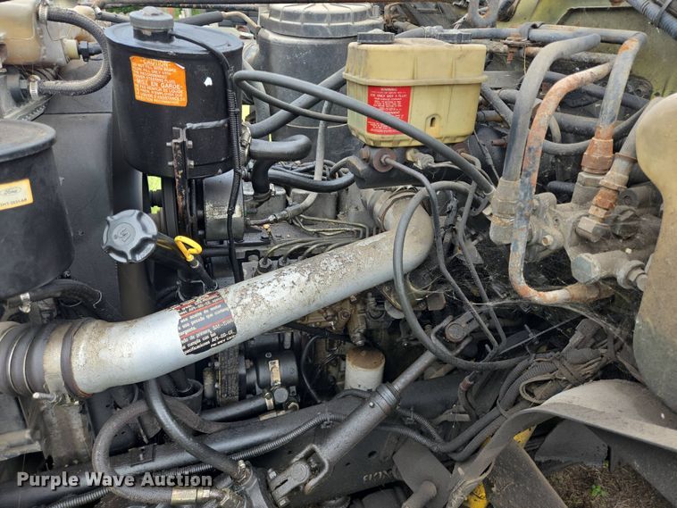 image for item DT4835 1994 Ford F700 box truck