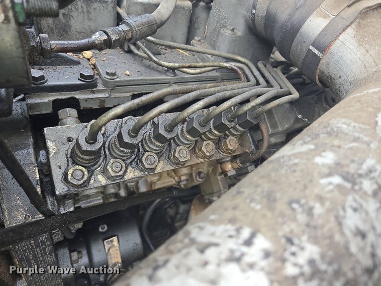 image for item DT4835 1994 Ford F700 box truck