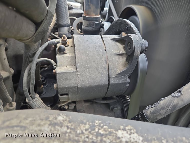 image for item DT4835 1994 Ford F700 box truck