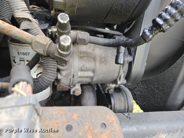 image for item DT4835 1994 Ford F700 box truck