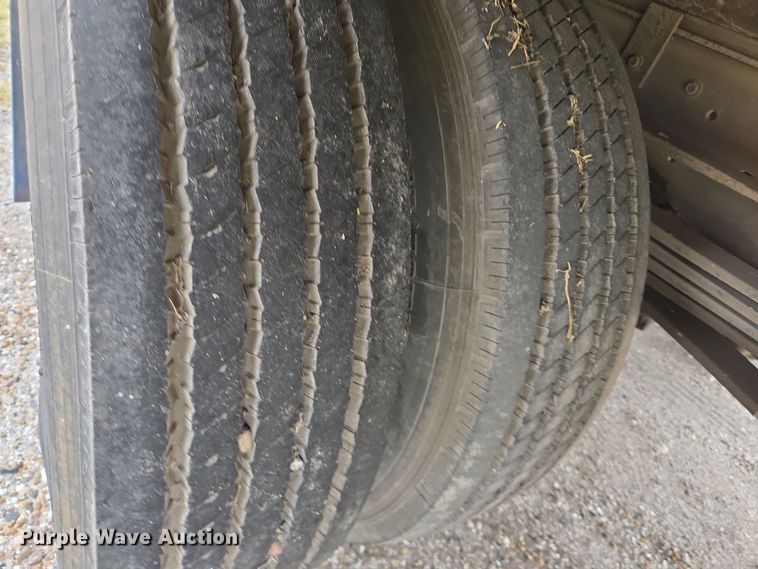 image for item DT4835 1994 Ford F700 box truck