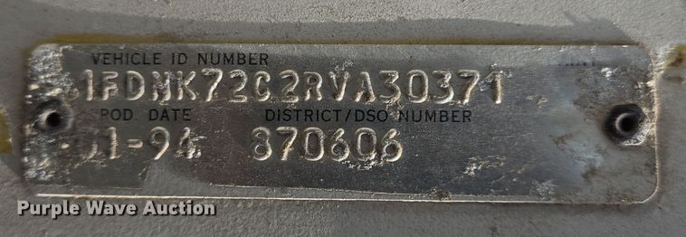 image for item DT4835 1994 Ford F700 box truck