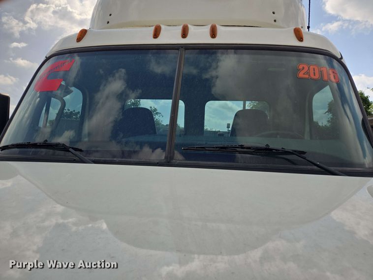 image for item DT4854 2016 Freightliner Cascadia semi truck