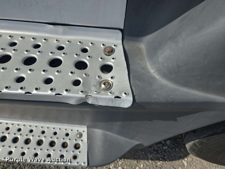 image for item DT4854 2016 Freightliner Cascadia semi truck