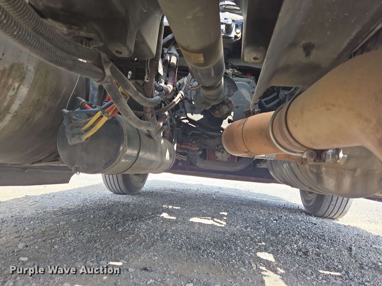 image for item DT4854 2016 Freightliner Cascadia semi truck