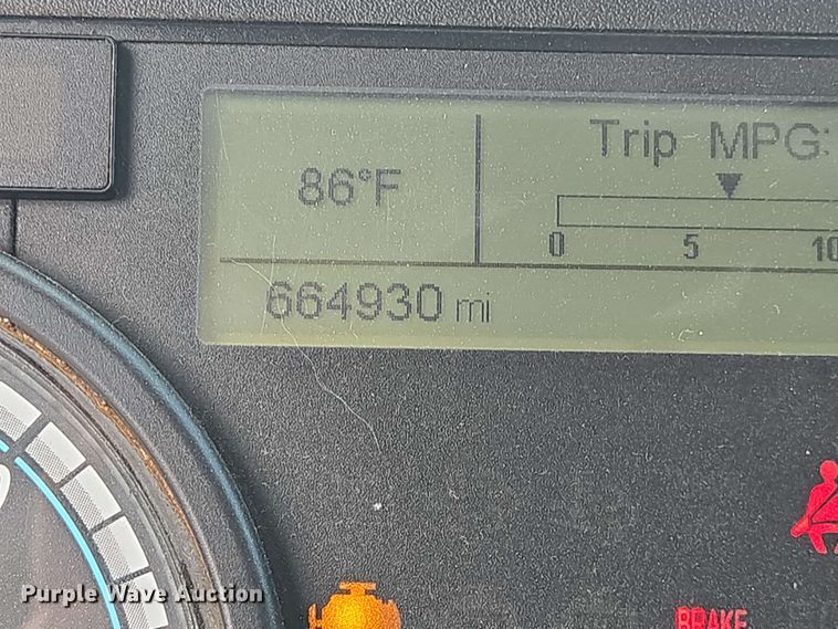 image for item DT4854 2016 Freightliner Cascadia semi truck