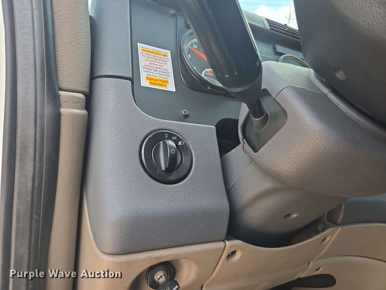 image for item DT4854 2016 Freightliner Cascadia semi truck