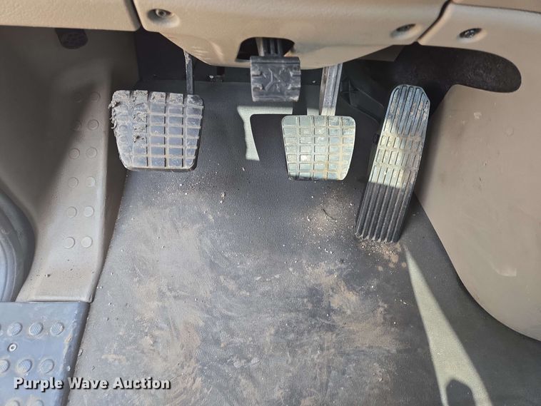 image for item DT4854 2016 Freightliner Cascadia semi truck