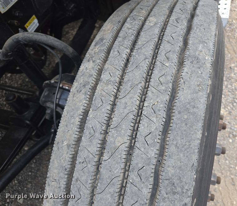 image for item DT4854 2016 Freightliner Cascadia semi truck