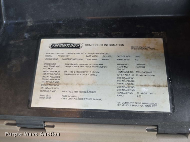 image for item DT4854 2016 Freightliner Cascadia semi truck