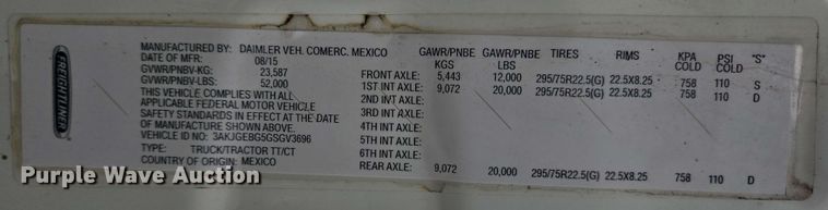 image for item DT4854 2016 Freightliner Cascadia semi truck