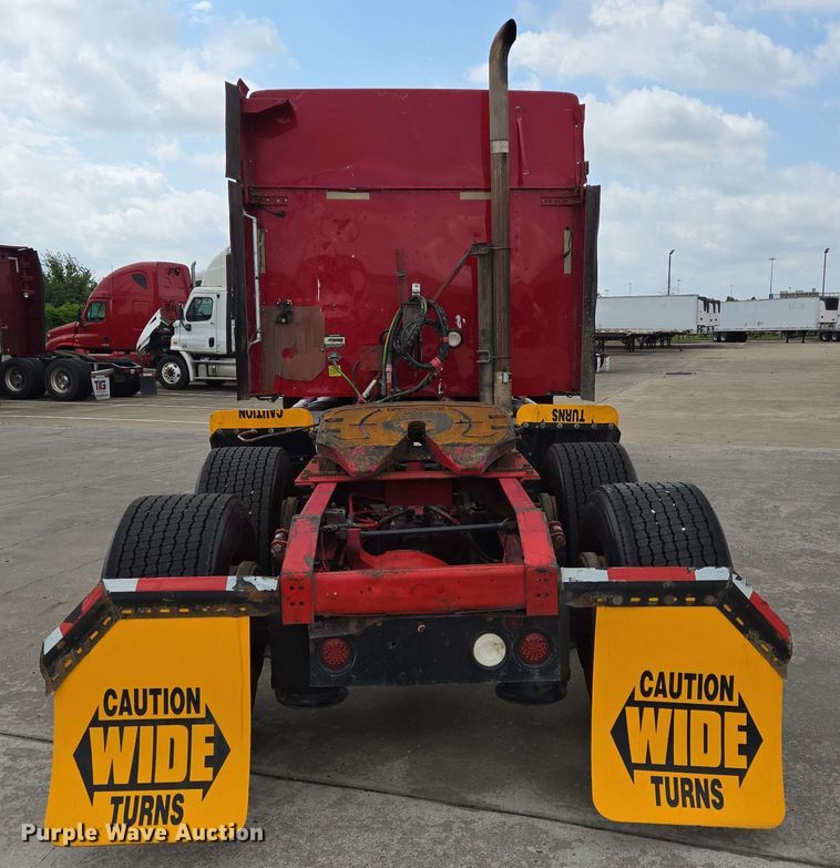 image for item DT4855 2006 International 9200i SBA semi truck