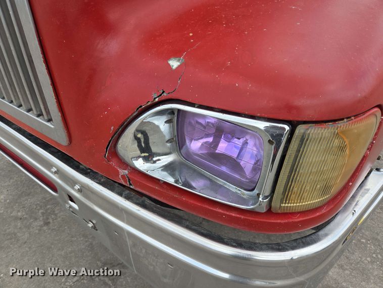 image for item DT4855 2006 International 9200i SBA semi truck